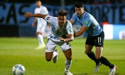 Дибала травмировал икроножную мышцу в игре с Уругваем