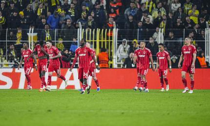 Унижение в Стамбуле. Ноттингем Форест разгромил Фенербахче в дебютном матче Витора Перейры