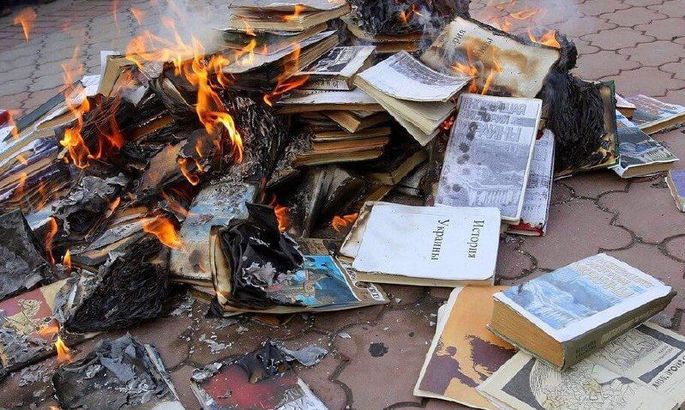Посол Великобритании: Сжигать украинские учебники по истории - это не денацификация, а наоборот