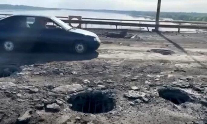 Россияне на Херсонщине пытаются навести понтон вместо разрушенного ВСУ моста