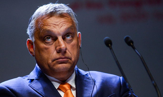 Премьер-министр Венгрии заявил, что страна граничит на востоке "с россиянами"