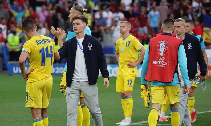 Ігор Бєланов коментує участь України в Євро-2024: акцентує на необхідності боротьби в кожному матчі та пріоритеті футболу над грошима