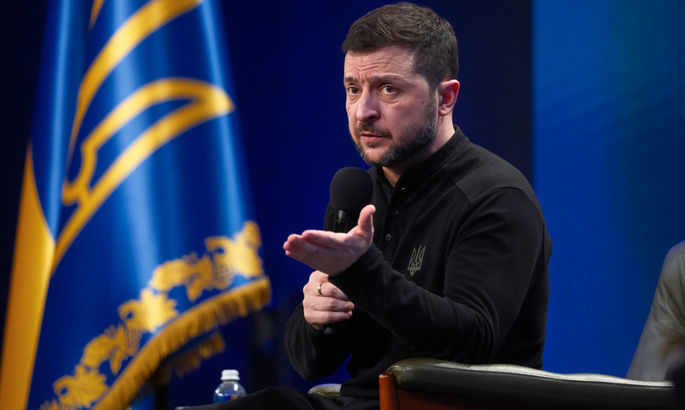 Зеленский: Украина не будет "сдавать" территории и не поддастся ультиматумам России
