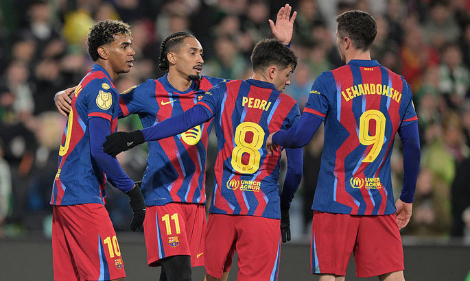 Нервная победа Барселоны, трансферы в УПЛ, новый тренер для Металлурга и лишний Зинченко. Главные новости за 15 января