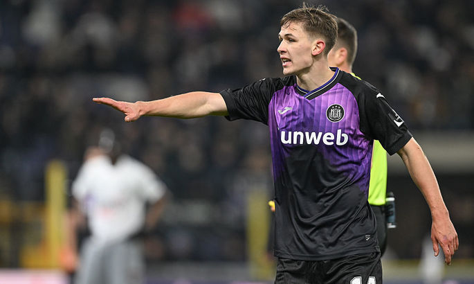 Бельгийские СМИ бьют тревогу: Сикана уже сравнивают с российским нападающим